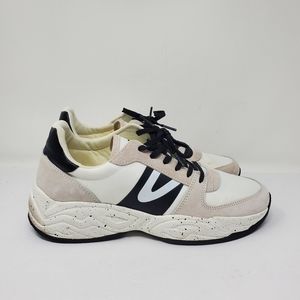 Tretorn Lexie Sneakers in Excellent barely worn condition  - Size 11